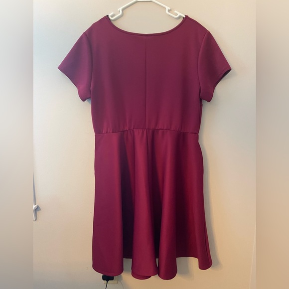 Society Plus Dress - Picture 3 of 4